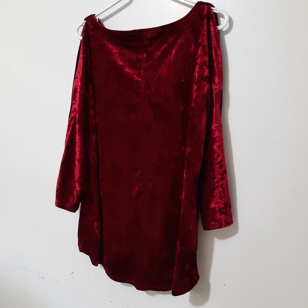 Spense Red Crush Velvet Top Cut Out Sleeves High Low Hem Womens Size L Christmas